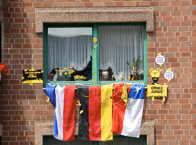 不仅如此 不仅如此